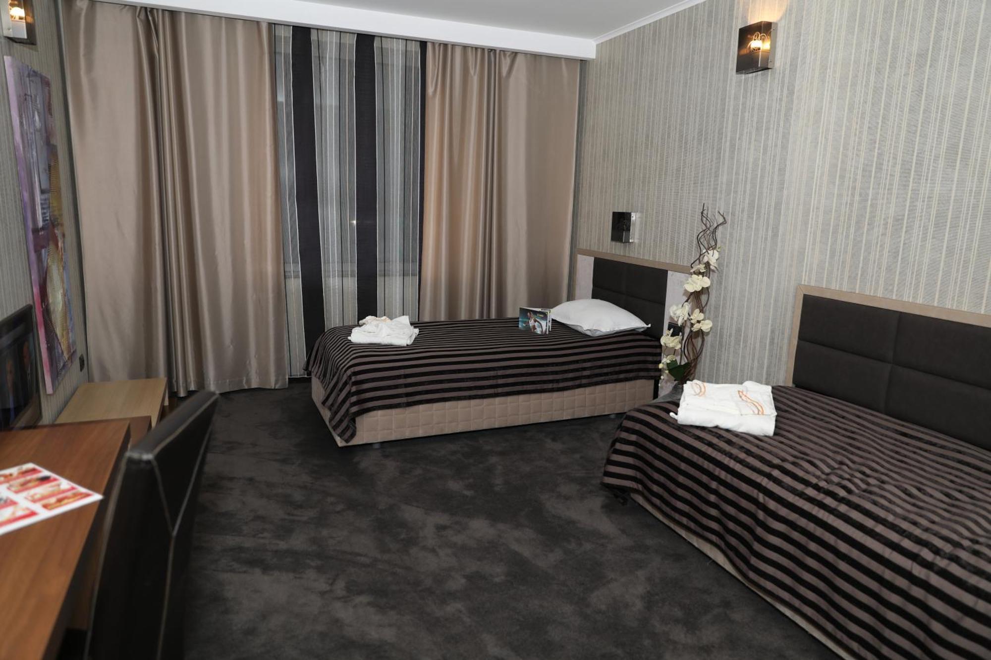 Cosmopolitan Hotel & Wellness Ruse Extérieur photo