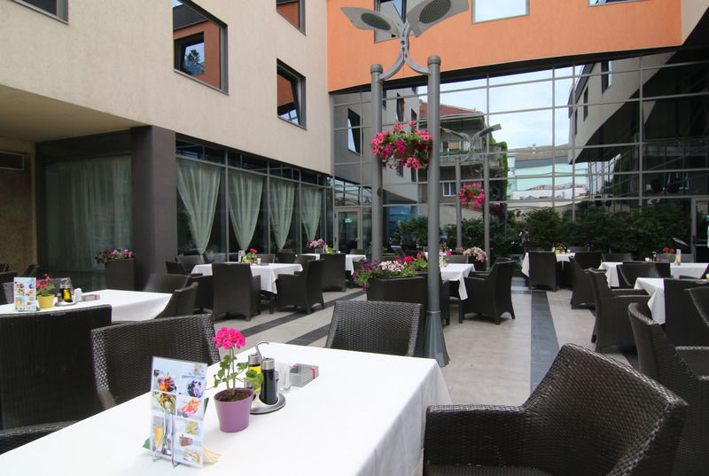 Cosmopolitan Hotel & Wellness Ruse Extérieur photo
