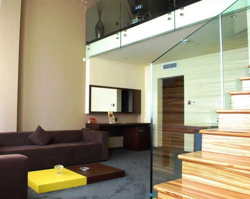 Cosmopolitan Hotel & Wellness Ruse Extérieur photo