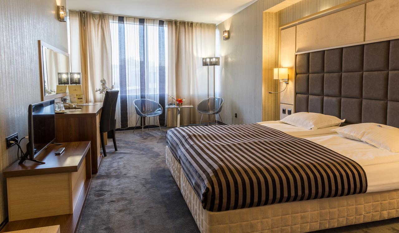 Cosmopolitan Hotel & Wellness Ruse Extérieur photo